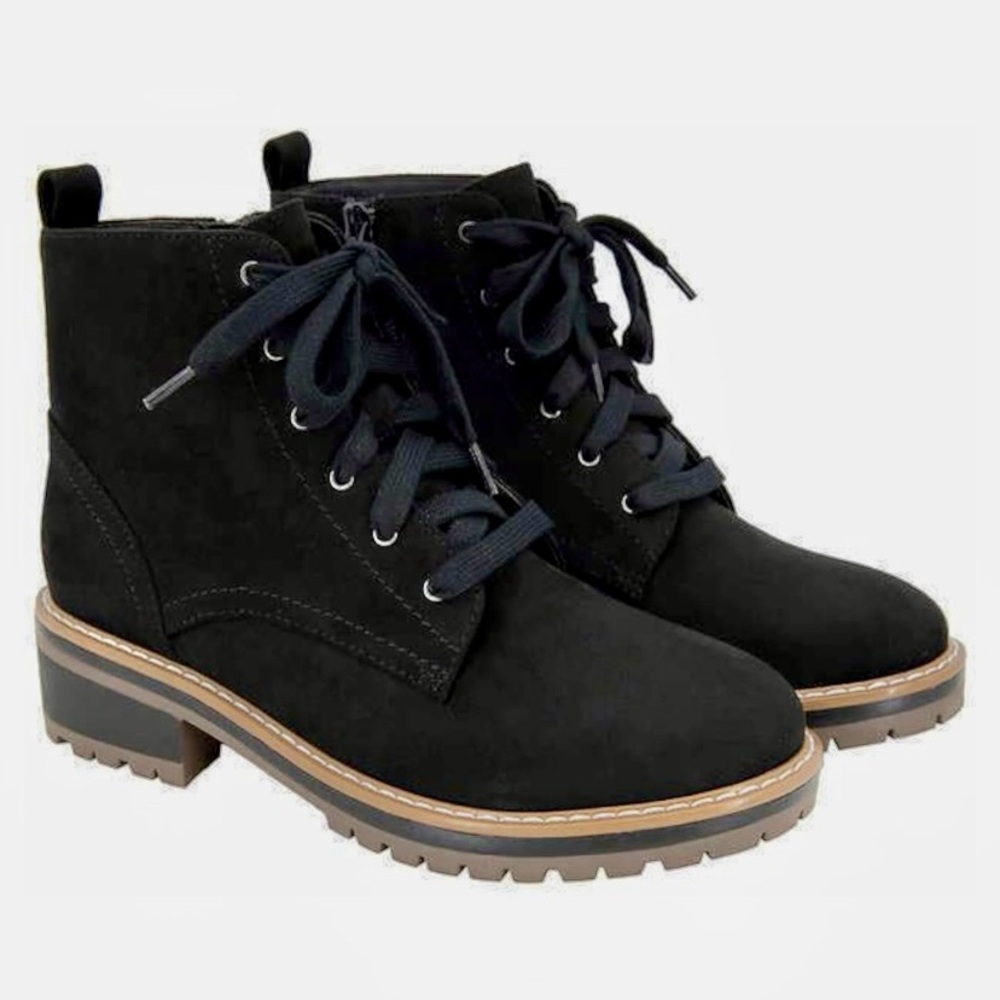 Kenzie suede boots size 7.5